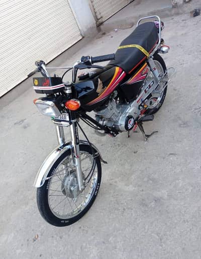 Honda 125 cc bike argent for sale 0326,,64,,35,,483