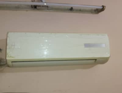 1 TON HAIER AC