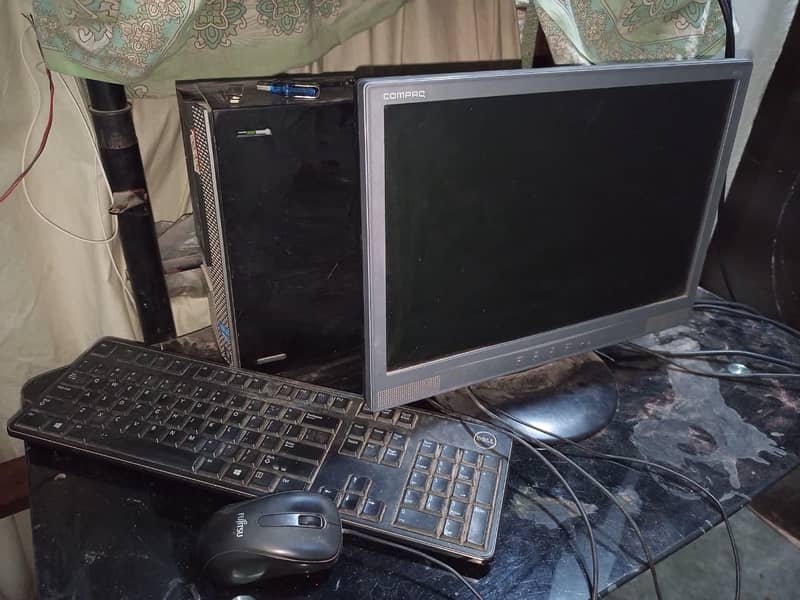 CPU i3 - Compac LCD - Keyboard - Mouse 1