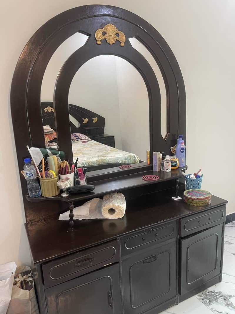 Bed Set Sofa  Set Dressing Table 2