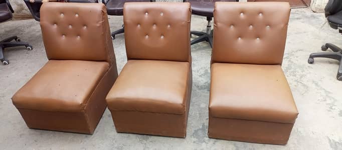 Sofa available in Kot Abdul Malik (3 Sofa)