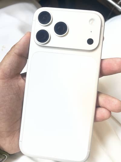 I phone 17 pro max cloud