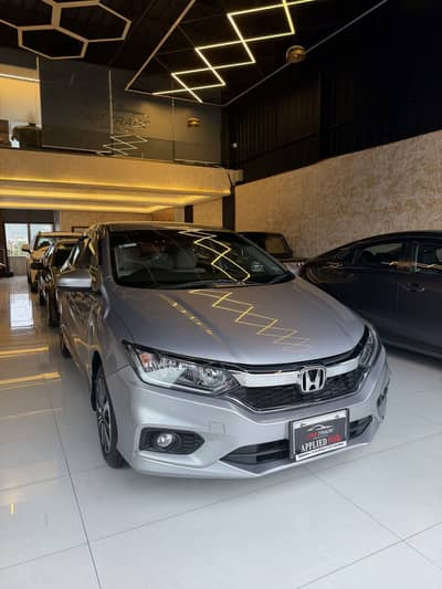 Honda City 1.5 aspire automatic full option bumper to bumper
