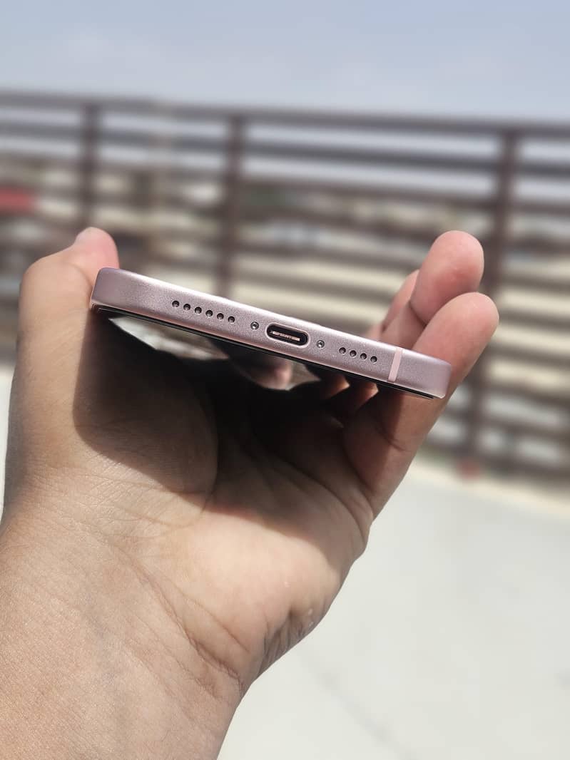 iPhone 15 Plus 2
