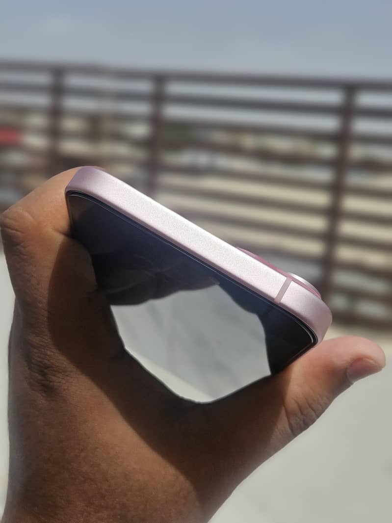 iPhone 15 Plus 4