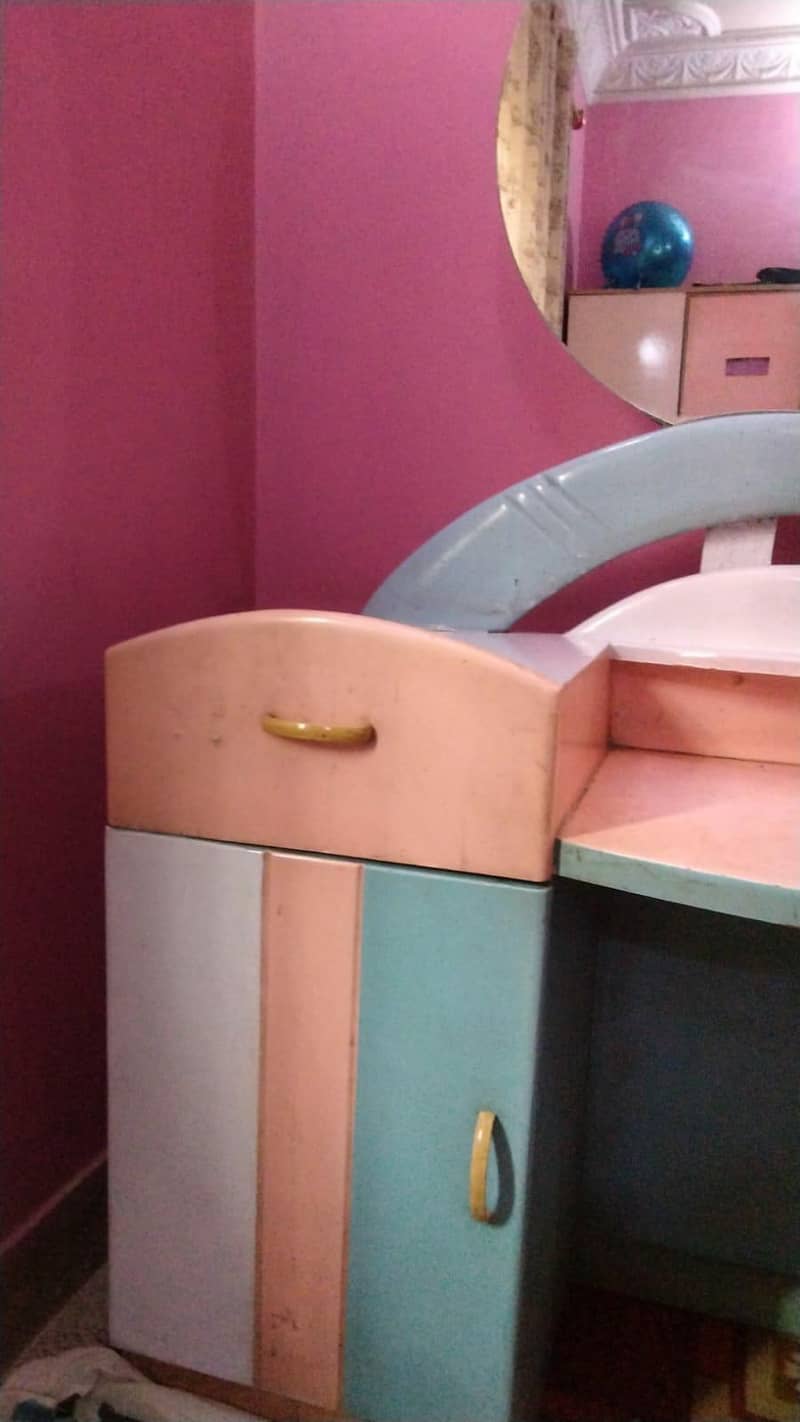 Dressing table 3