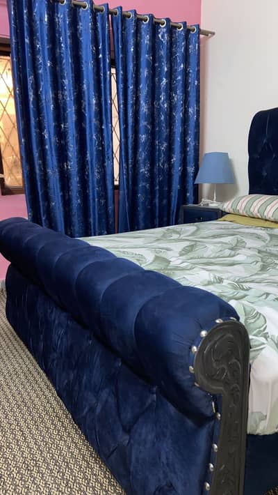 Complete bed set just 4 months used