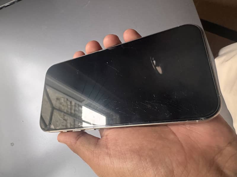 Iphone 16 pro max 0