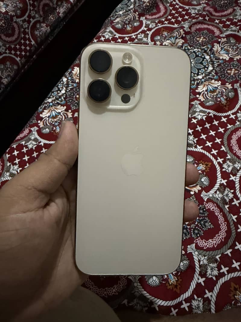 iPhone 16 pro max 5