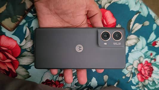 Motorola Moto G85 5G 12+12GB RAM and 256 Storage - Like New