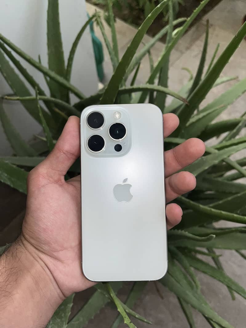 Apple iPhone 15 Pro 1