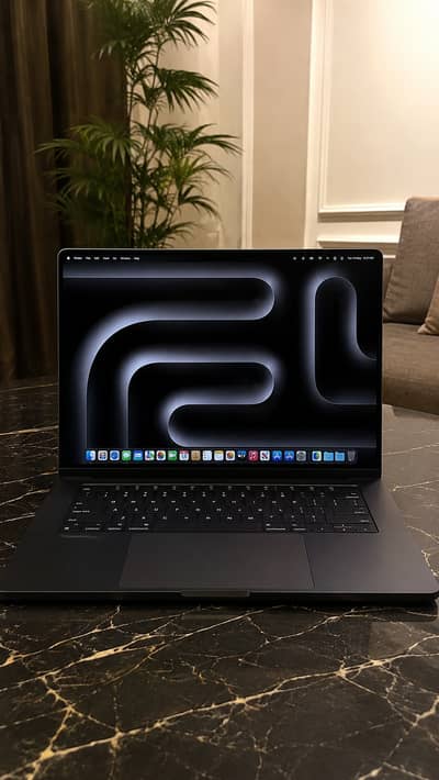 MacBook Pro M4 16GB 500GB Space Black | Like New