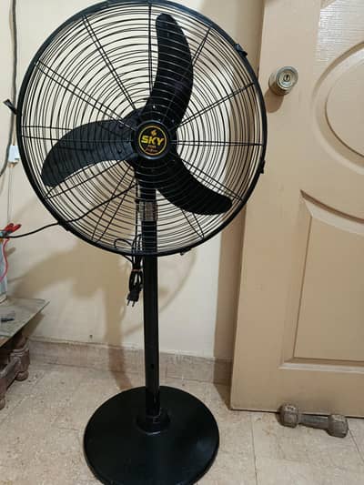 Sky Pedestal DC Solar & Battery Fan 18" Pure Copper