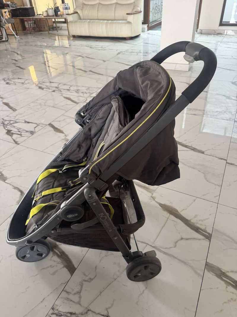 Graco stroller. 0