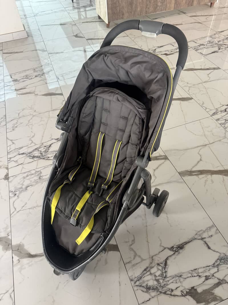 Graco stroller. 1
