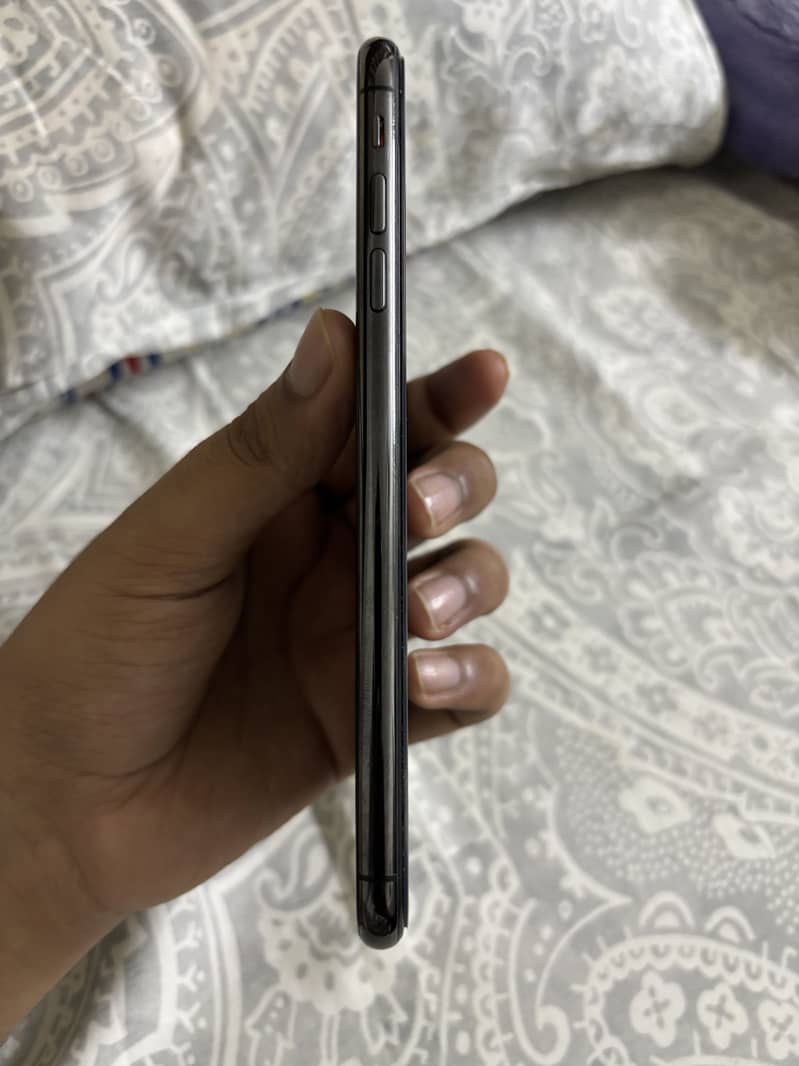 iPhone XS Max 3