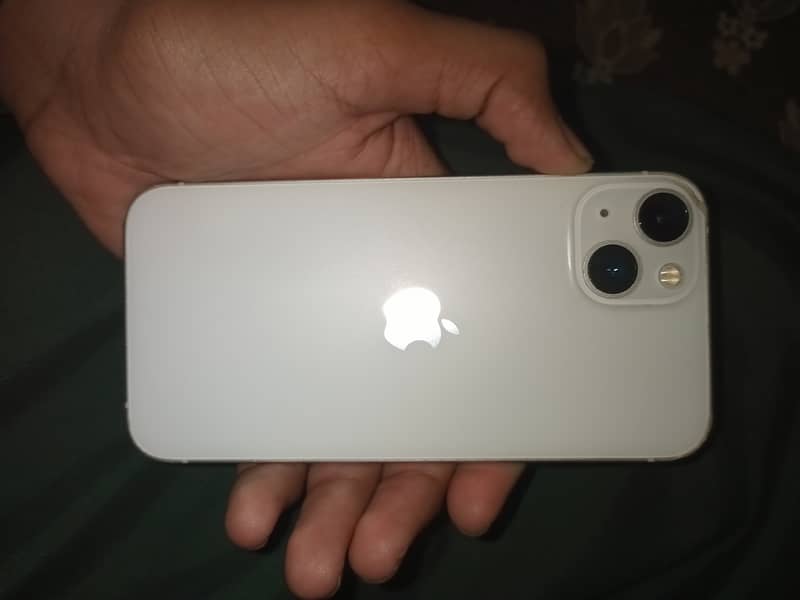 Apple iPhone 13 4