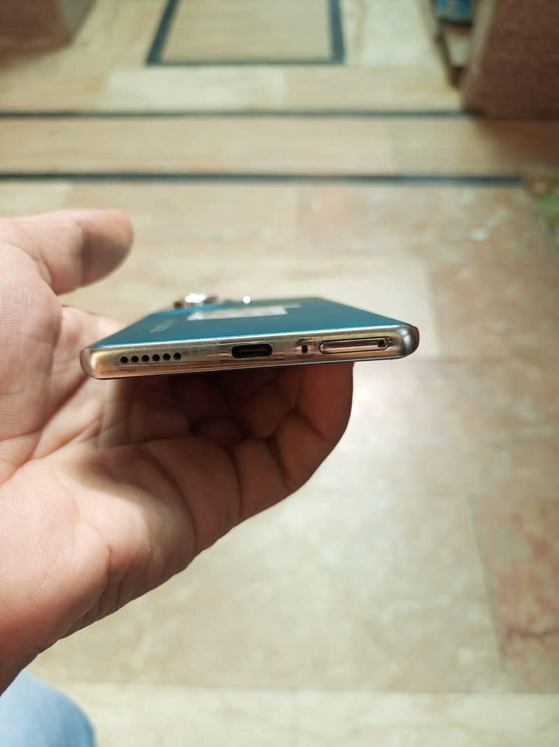 Tecno camon 40pro 4