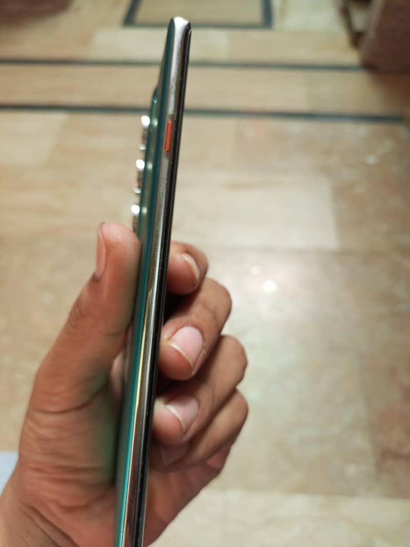 Tecno camon 40pro 7