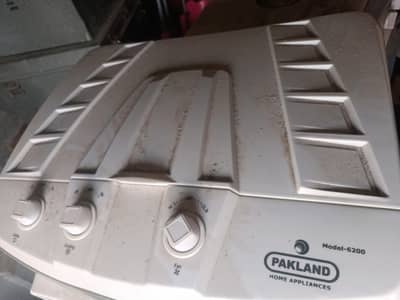 Pakland company brand new cooler for sale  used only 1 month