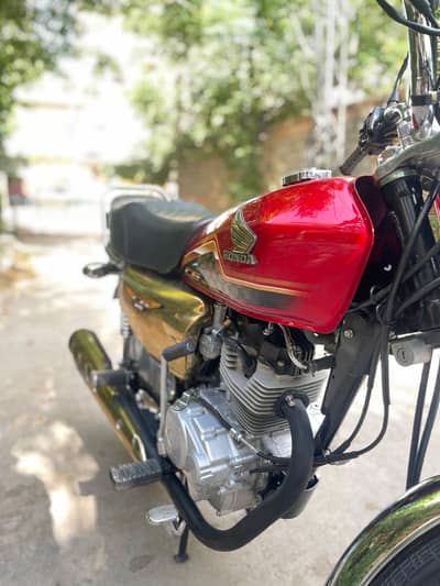 Gold edition Honda 125 self start