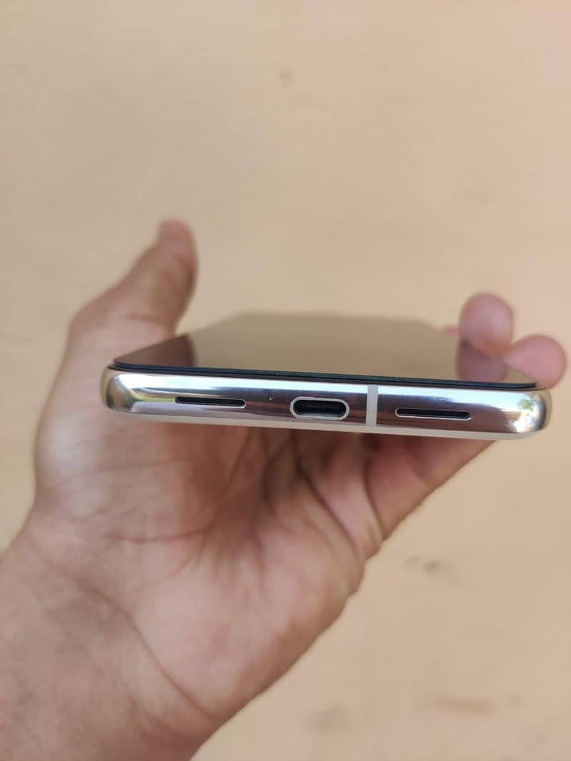 Google Pixel 8 Pro 4