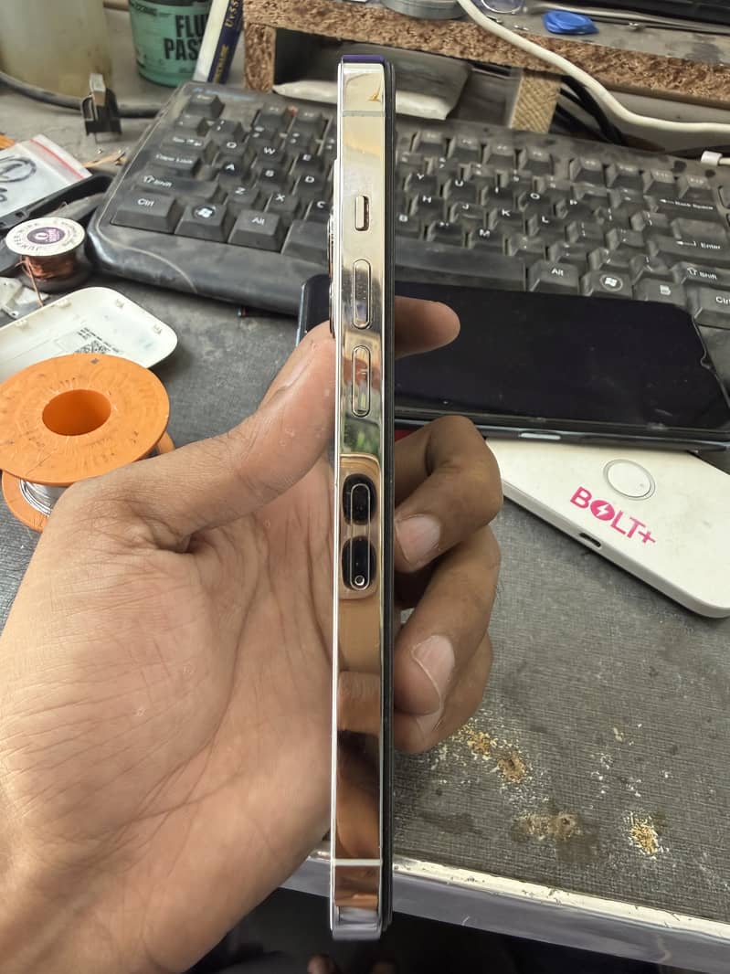 Apple iPhone 13 Pro 3