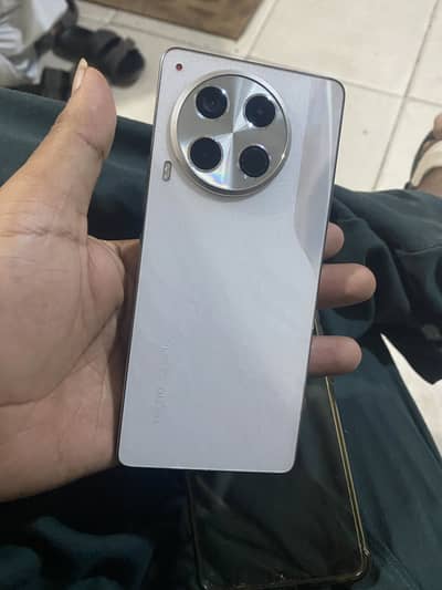 Tecno Camon 30 with box 12/256