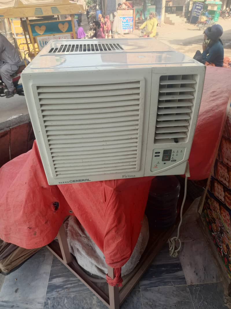 window AC 0