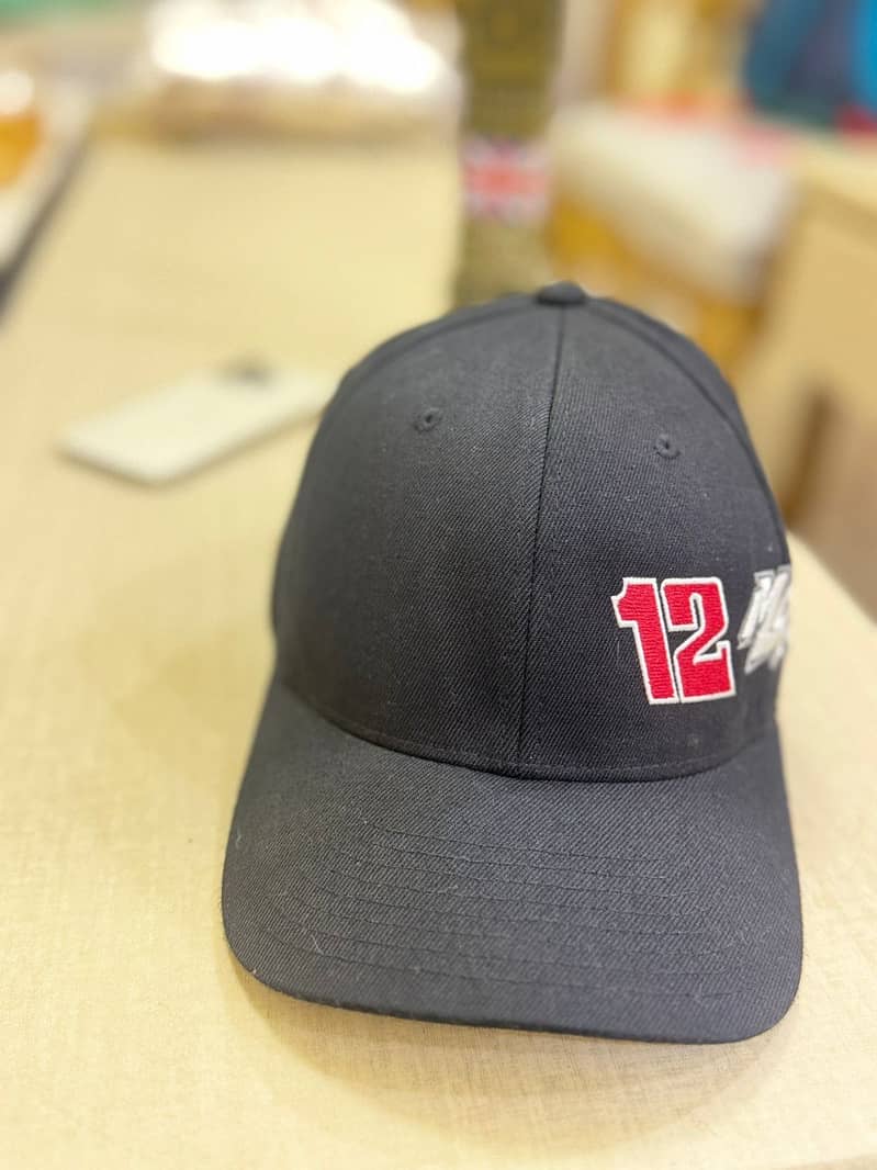 Fitted caps 0