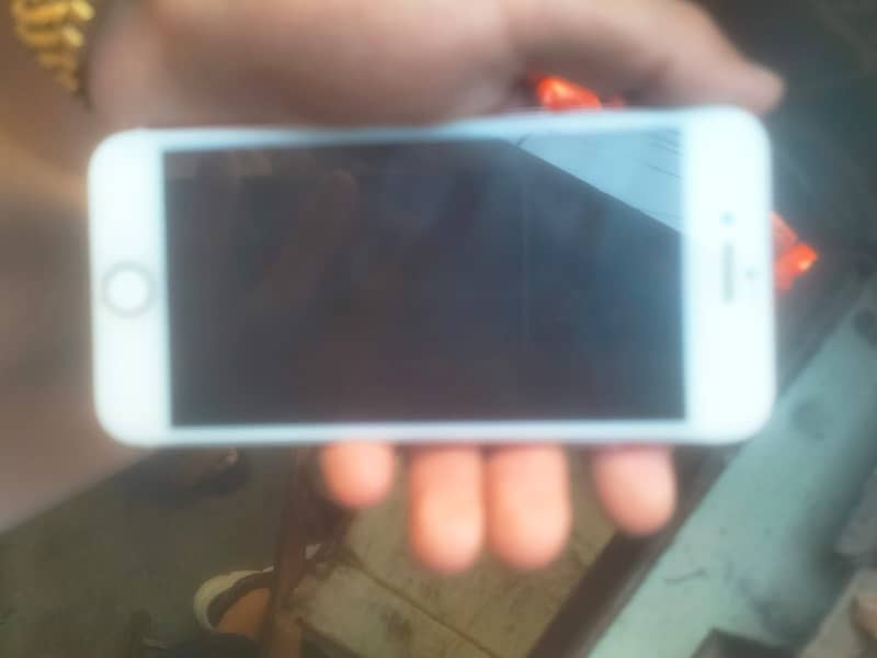 Apple iPhone 7 1