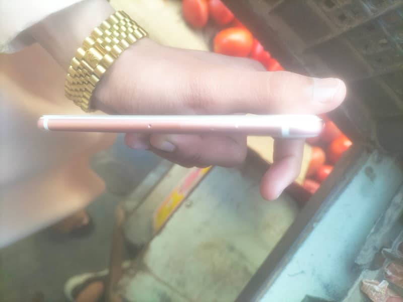 Apple iPhone 7 2
