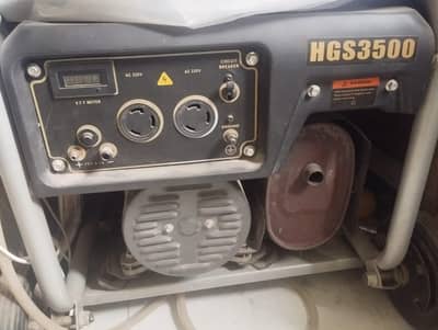 Hyundai 3500 generator for sale in 10/10 condition