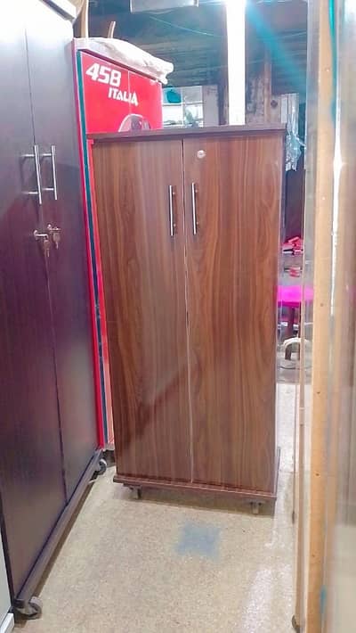 New ZR Wooden Wardrobe Almari 4ft × 2ft – Wheels, Lock & Handle