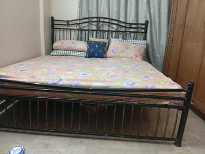 king size iron bed with diamond metress
