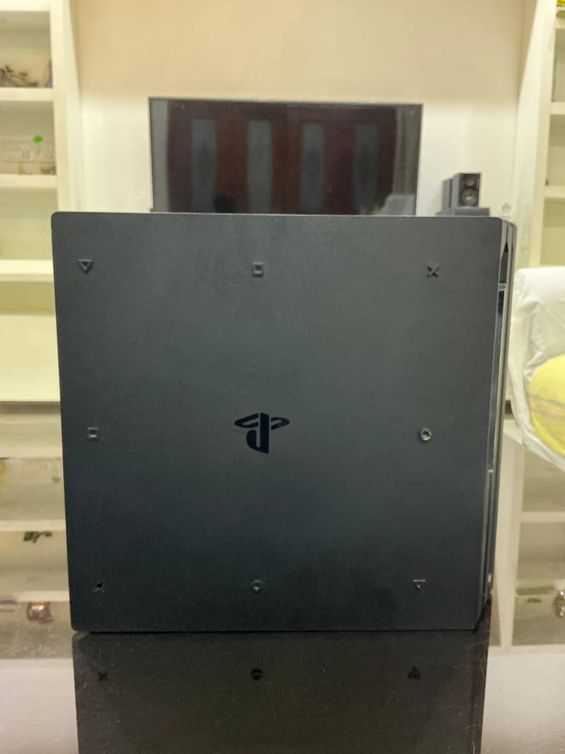PS4 Pro 1TB 3