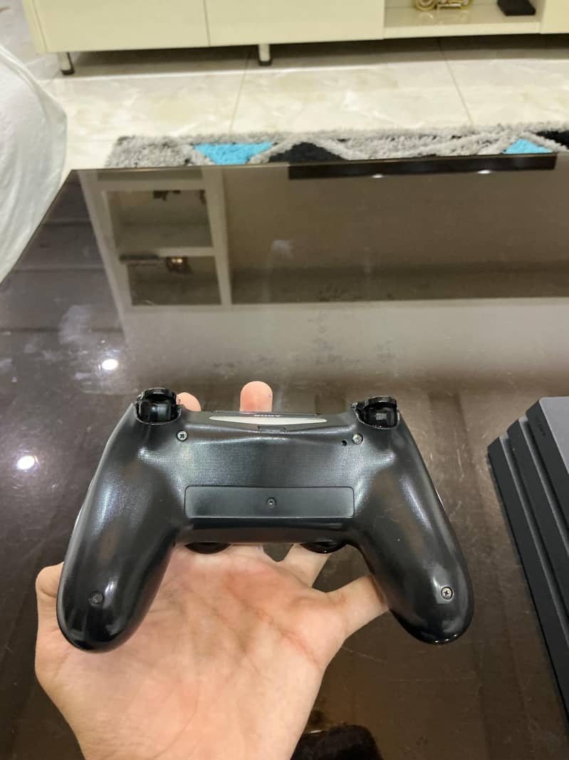 PS4 Pro 1TB 5