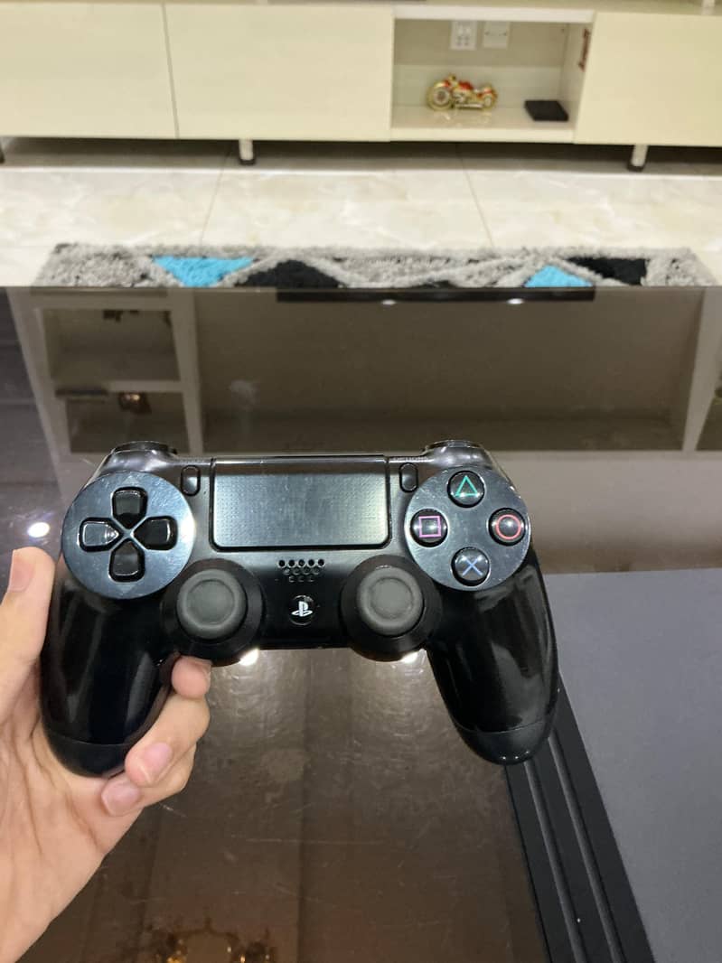 PS4 Pro 1TB 6