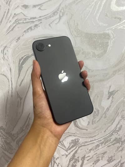 Apple iPhone 16e
