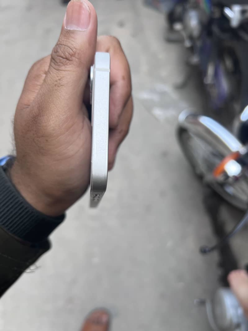 IPhone 12 3