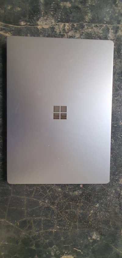 Core i5 8th generation 10/10 5 hours battery life out of country sa ay