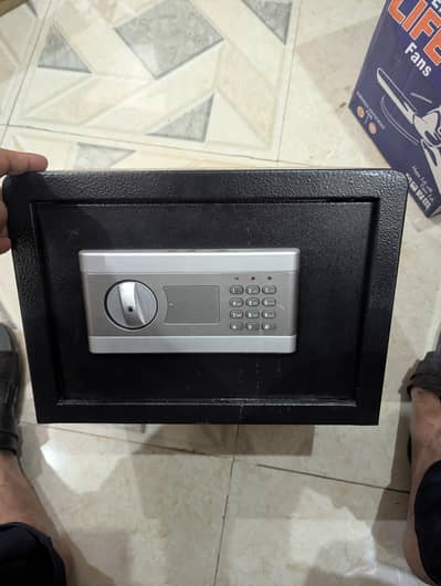 digital electric safe box/safety locker for home and office