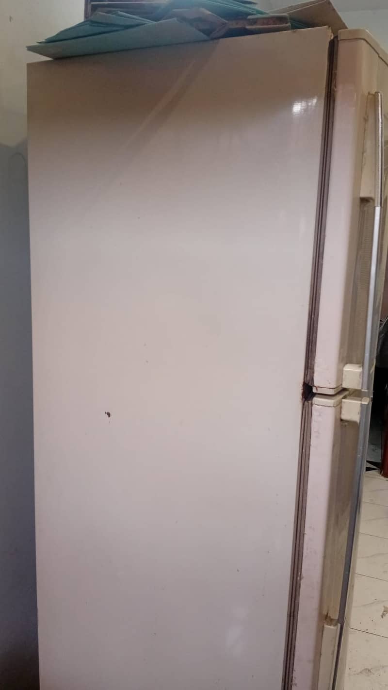 Fridge Dawlance 1
