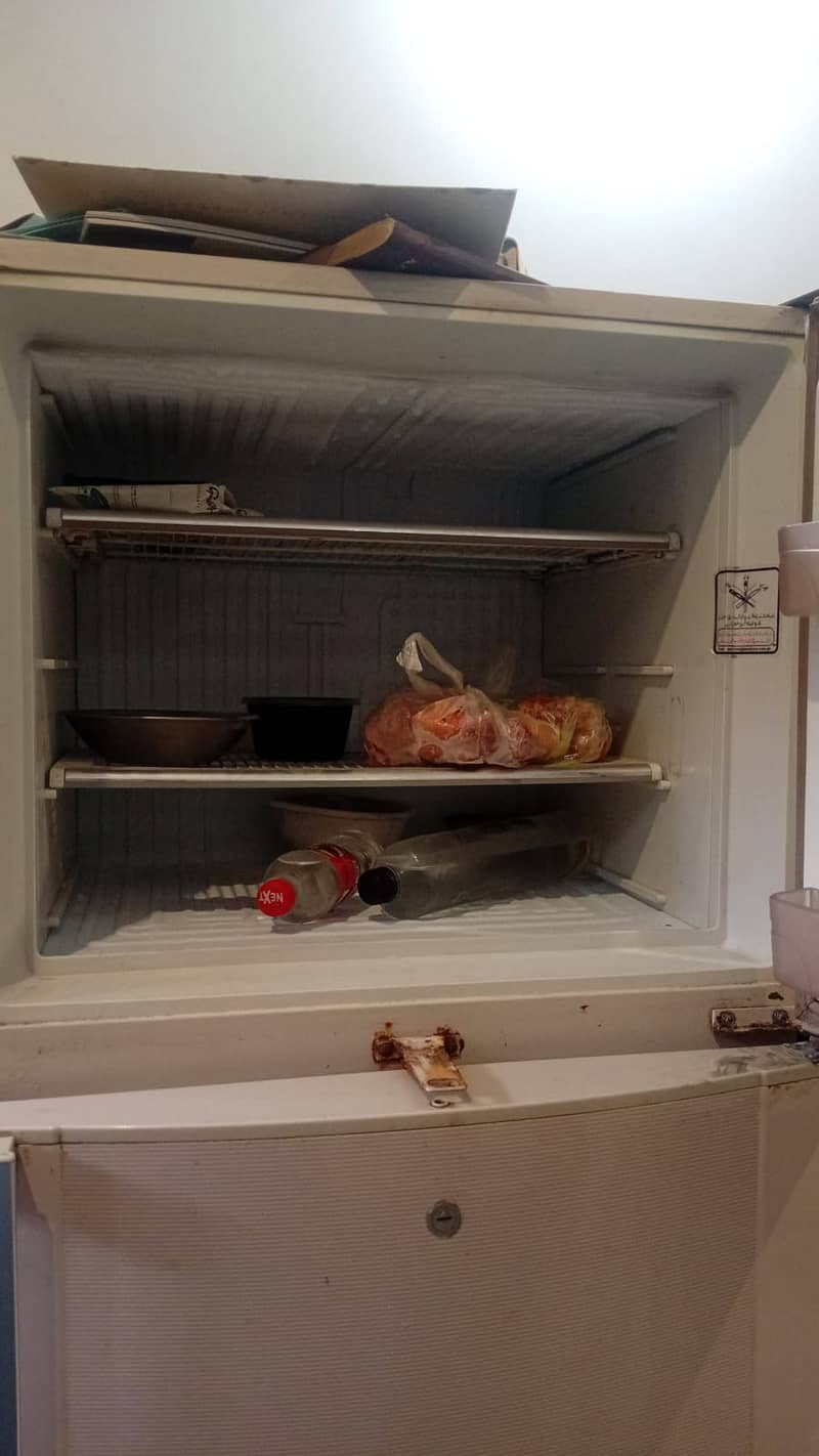 Fridge Dawlance 3