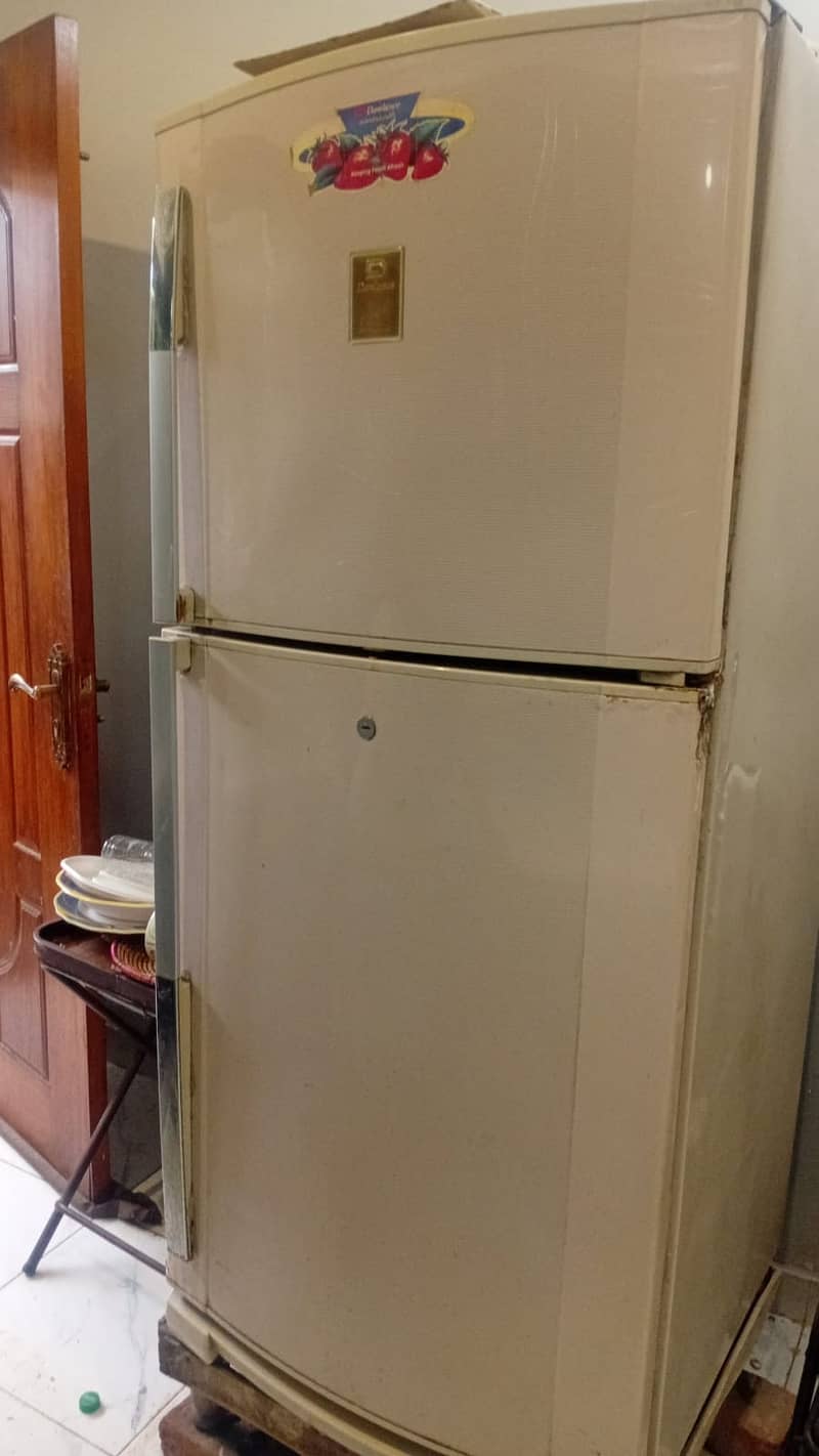 Fridge Dawlance 6