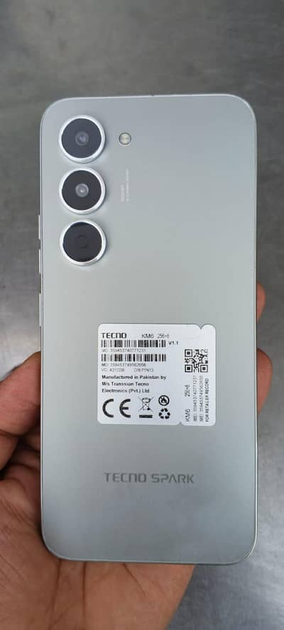 tecno spark 40 pro 8/256.10/10 condition 8 month warranty