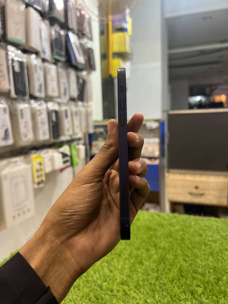 Iphone 12 3