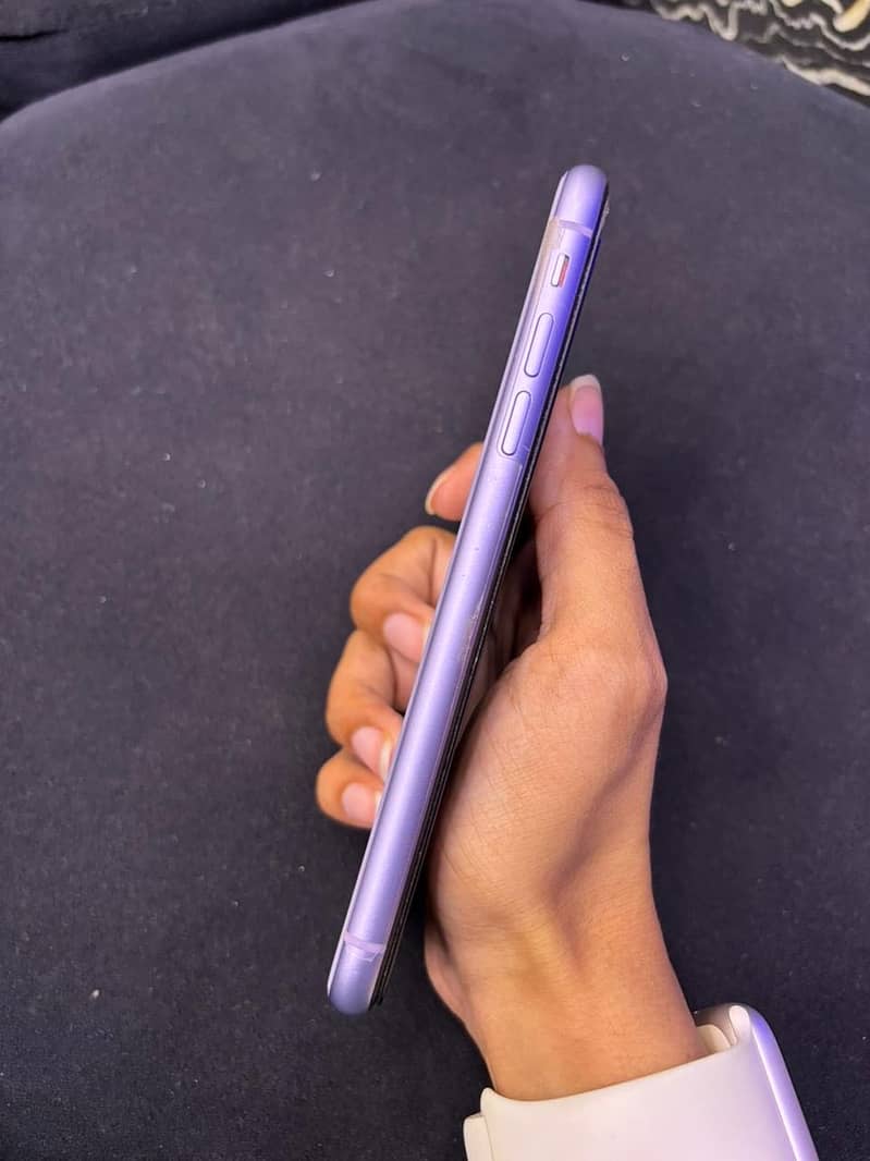 Apple iPhone 11 4