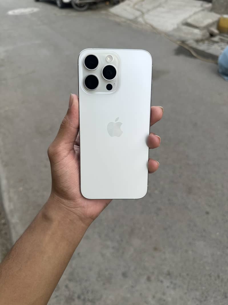 iPhone 15 pro max 0