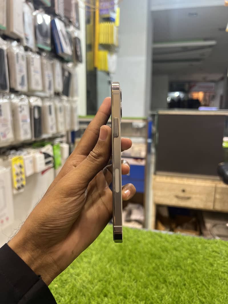Iphone 12 pro 1
